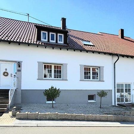 Schicke Komfortwohnung Zum Wohlfuehlen Merchweiler Dış mekan fotoğraf