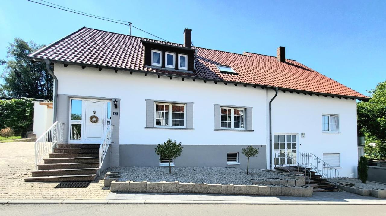 Schicke Komfortwohnung Zum Wohlfuehlen Merchweiler Dış mekan fotoğraf
